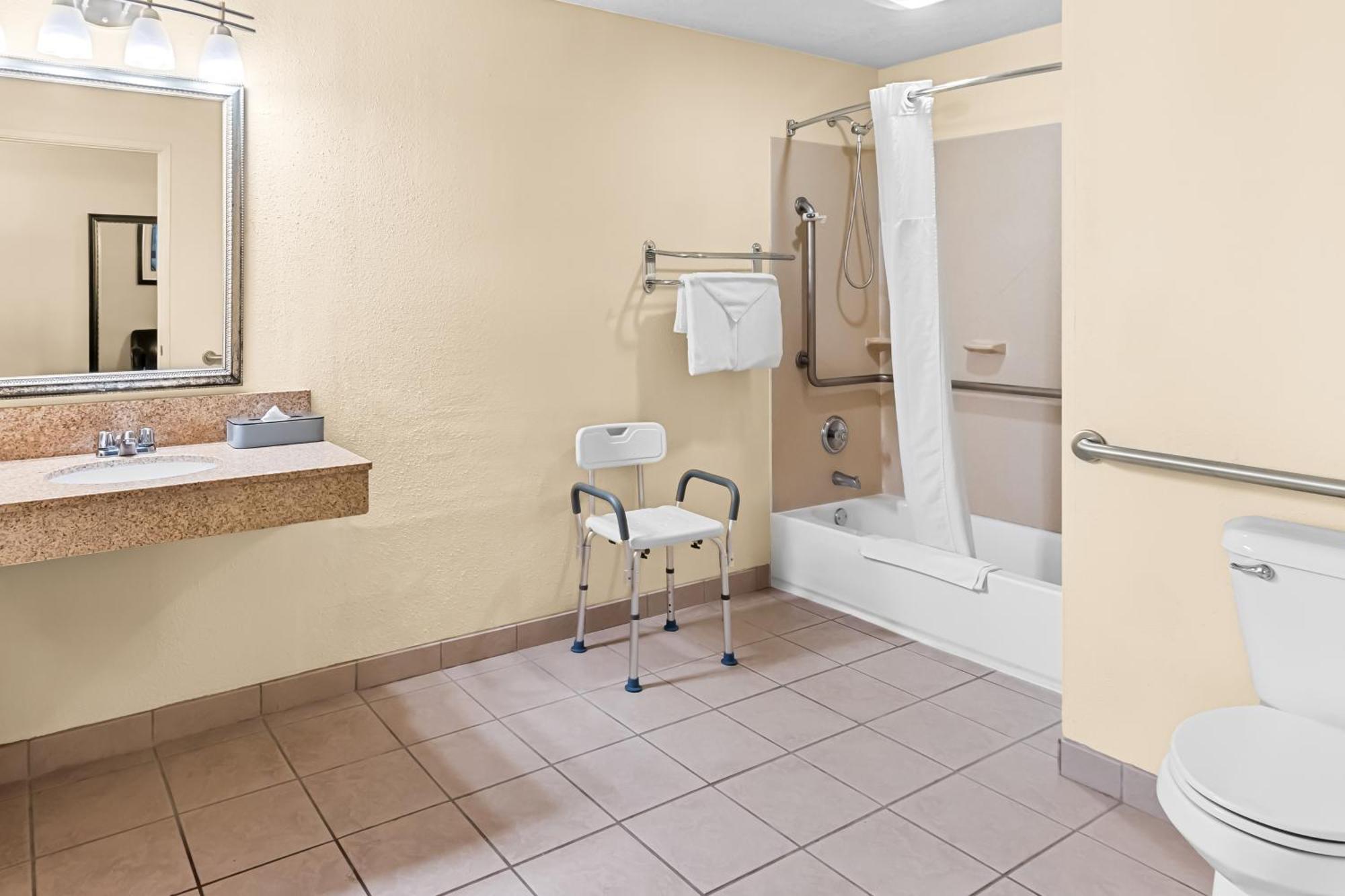 Quality Inn&Suites Vancouver Extérieur photo