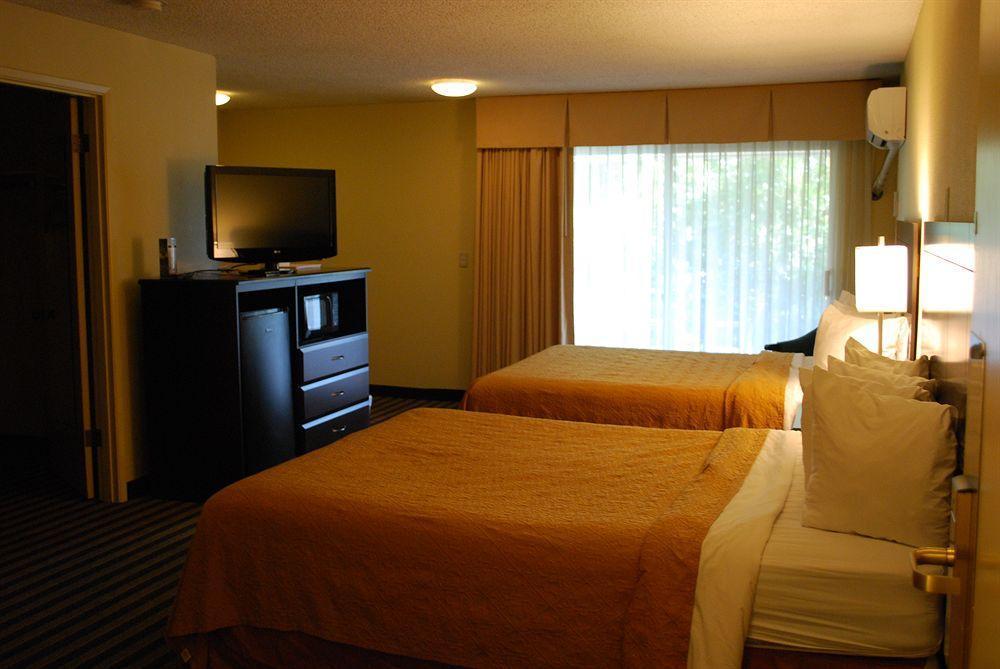 Quality Inn&Suites Vancouver Extérieur photo