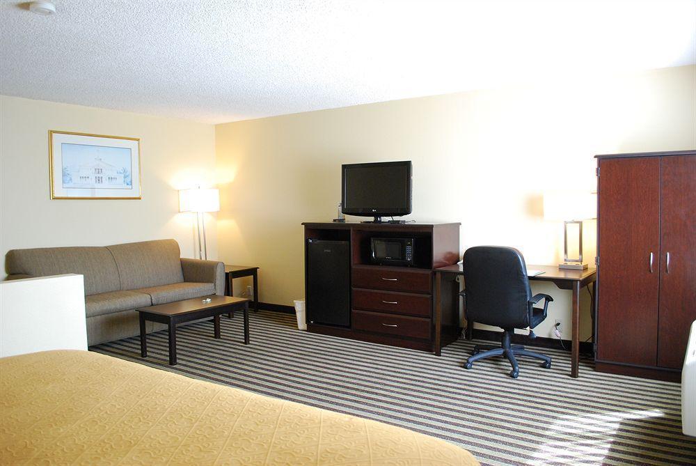 Quality Inn&Suites Vancouver Extérieur photo