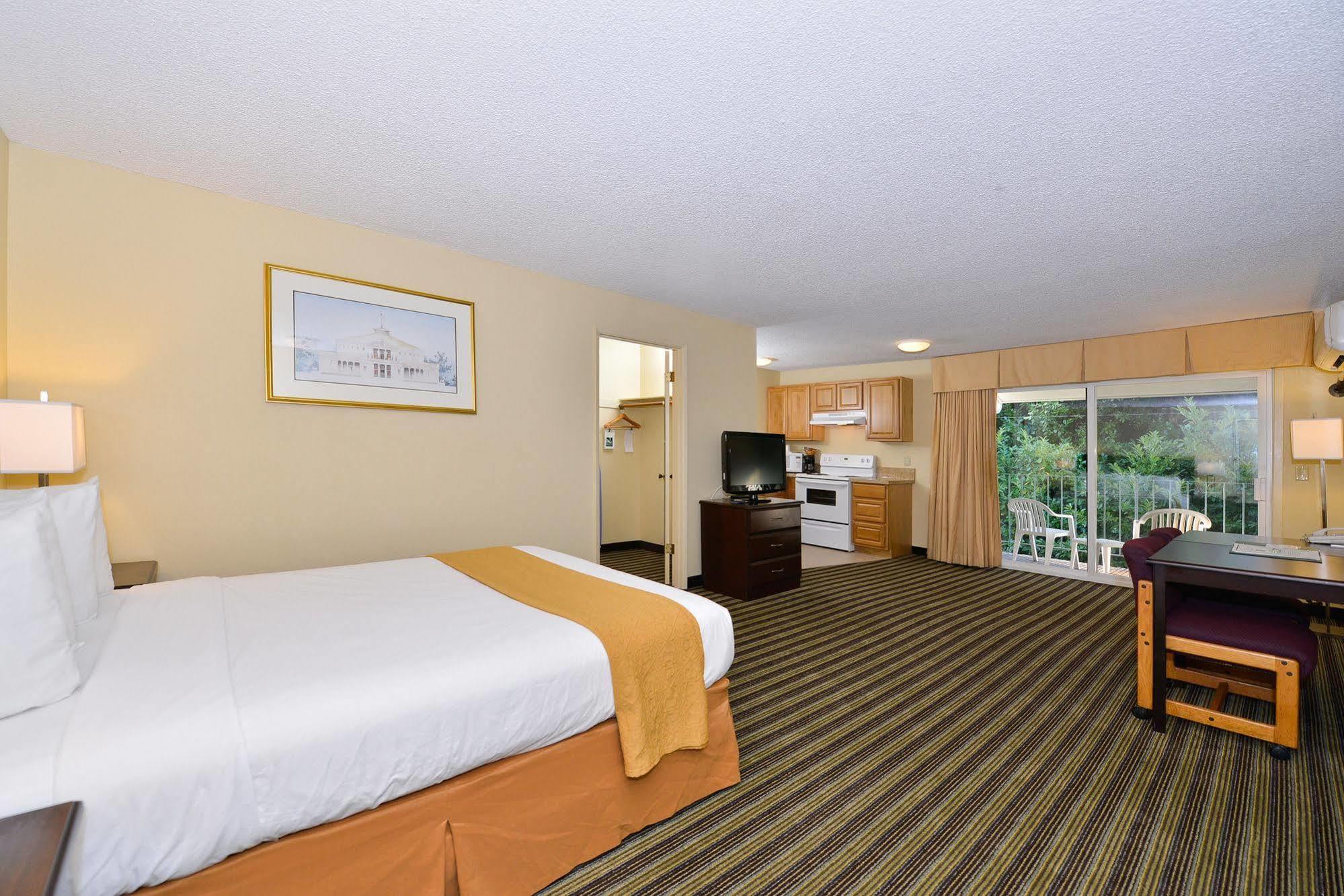Quality Inn&Suites Vancouver Extérieur photo